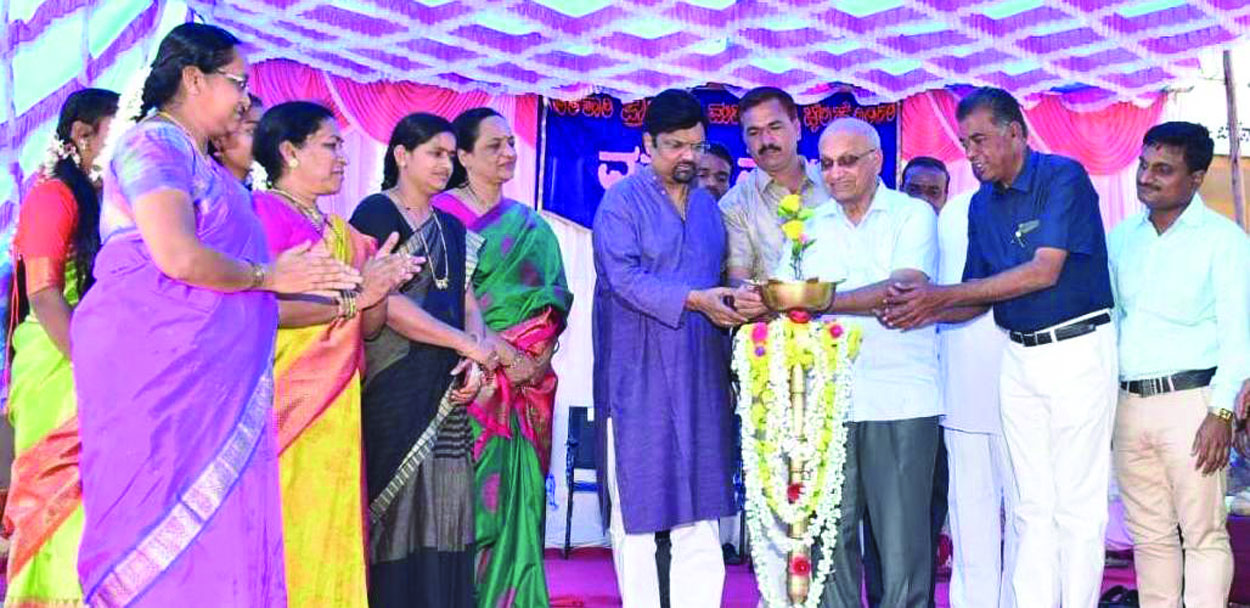 ಮಕ್ಕಳಲ್ಲಿನ ಪ್ರತಿಭೆ ಹೊರತರುವಲ್ಲಿ ಶಿಕ್ಷಕರ ಜತೆಗೆ ಸಮಾಜದ ಪಾತ್ರ ಮುಖ್ಯ: ಡಾ. ಜೋಶಿ